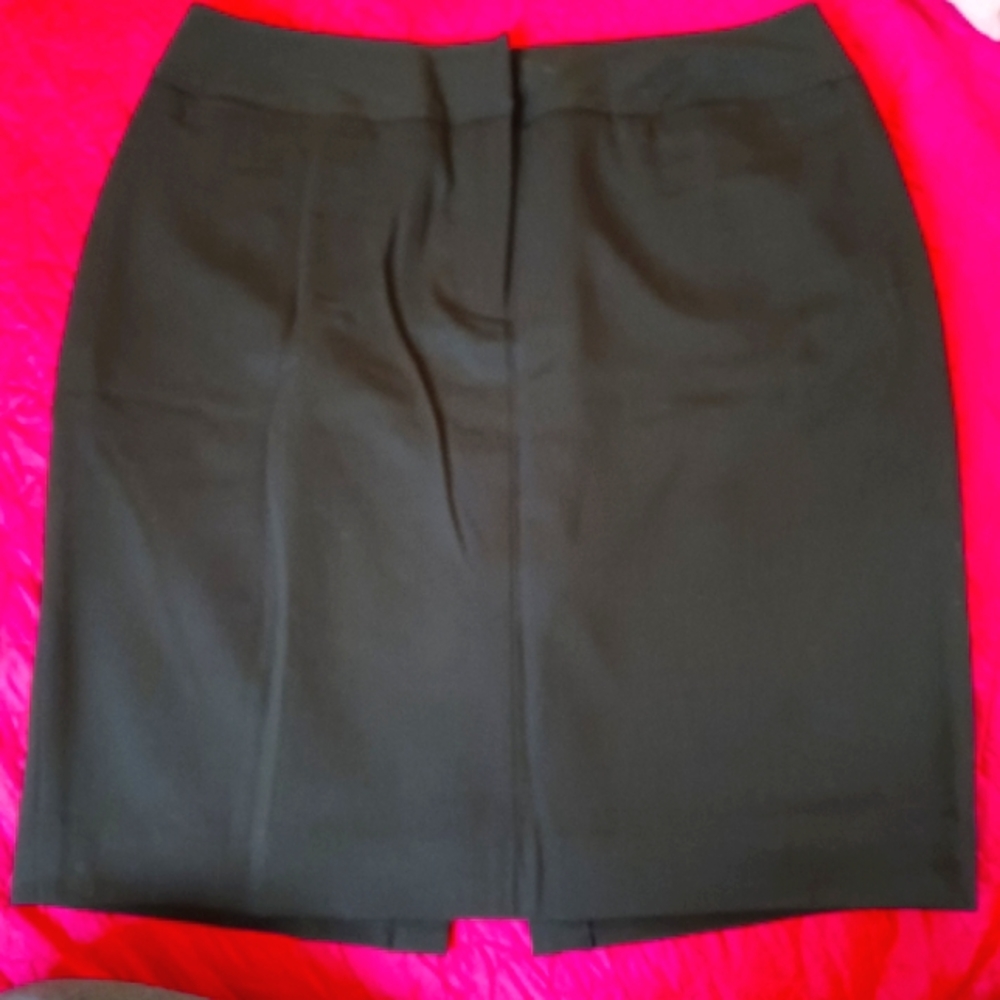 Worthington Petite Stretch NWT Black Skirt